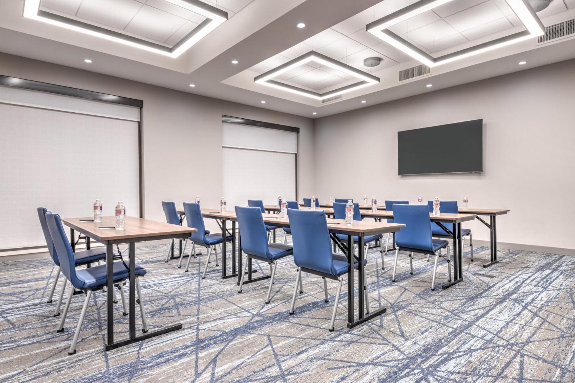 Holiday Inn Express & Suites Austin Airport East By Ihg Exterior foto