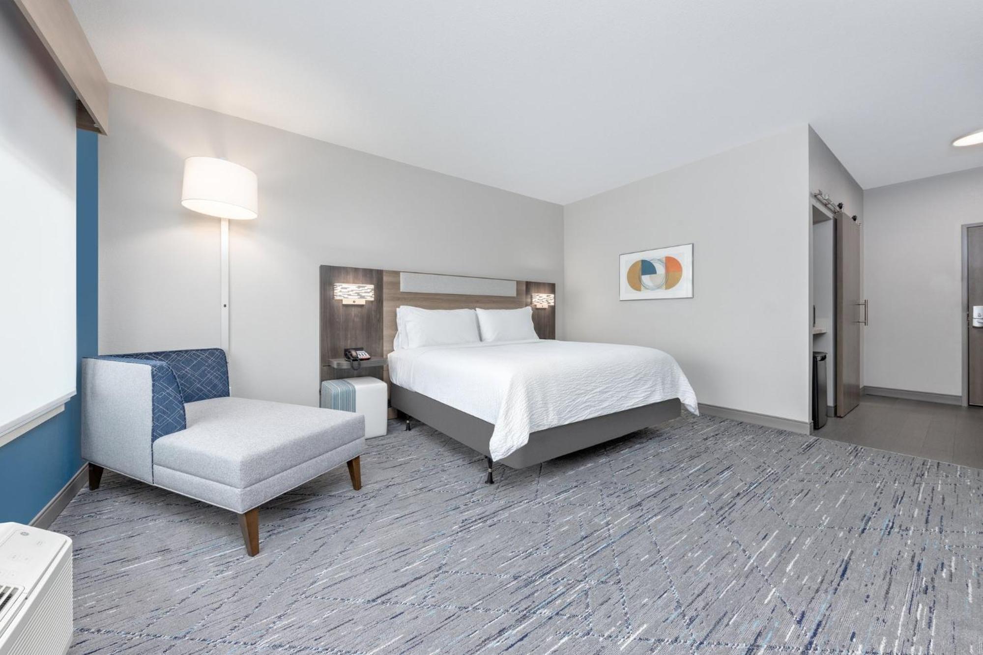 Holiday Inn Express & Suites Austin Airport East By Ihg Exterior foto