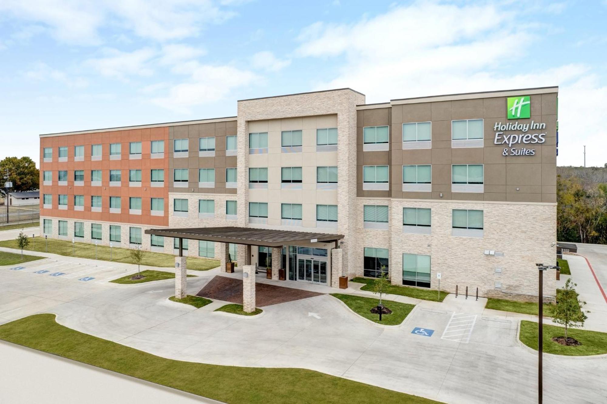 Holiday Inn Express & Suites Austin Airport East By Ihg Exterior foto